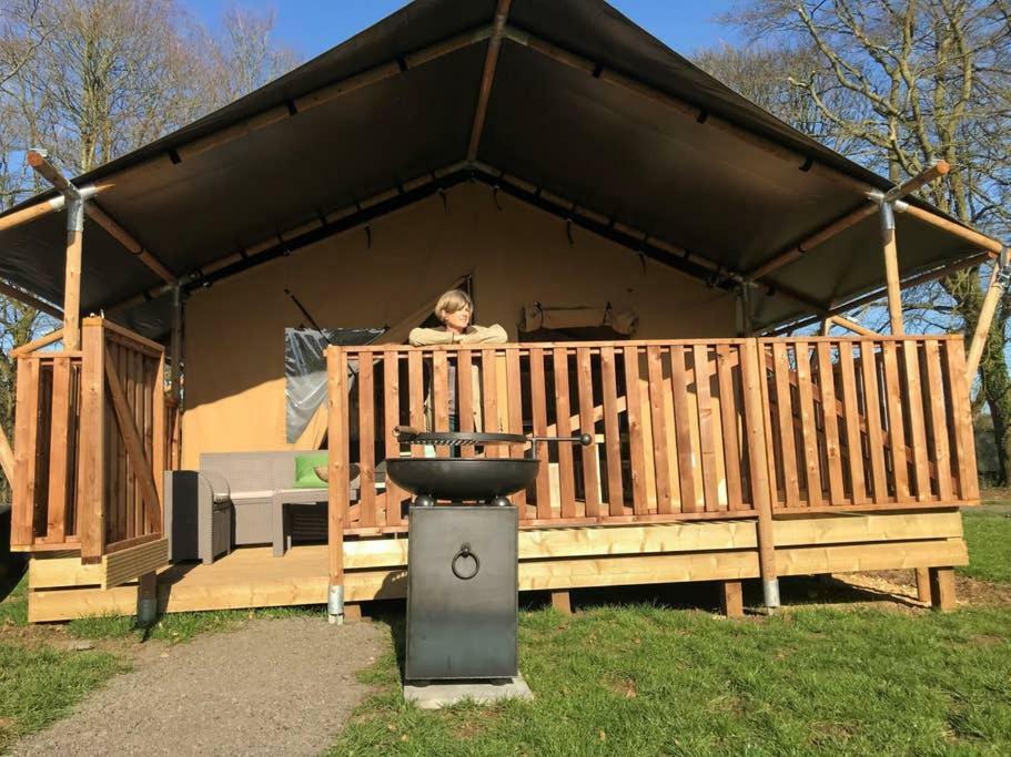 Lapwing Safari Tent Τσέλτενχαμ Εξωτερικό φωτογραφία