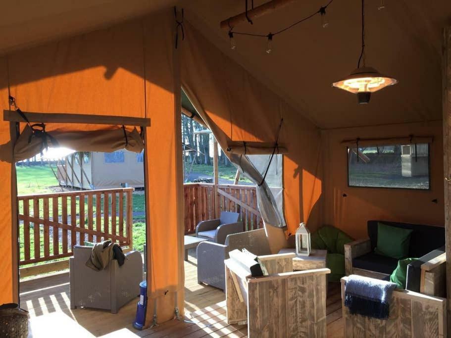 Lapwing Safari Tent Τσέλτενχαμ Εξωτερικό φωτογραφία